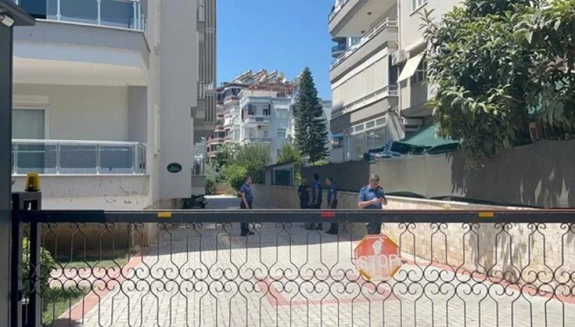 Alanya'da 6. kattan yere düşen klima işçisinin durumu kritik