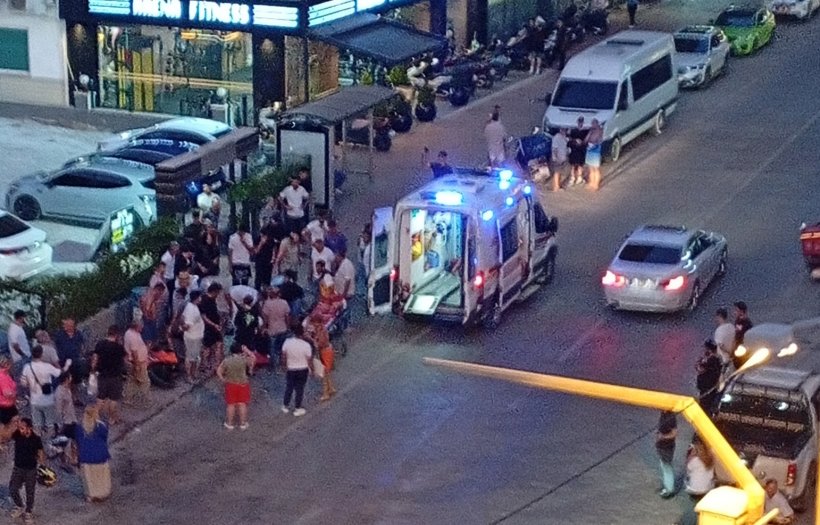 Alanya'da motosiklet kazası:  Bir gencin bacağı koptu