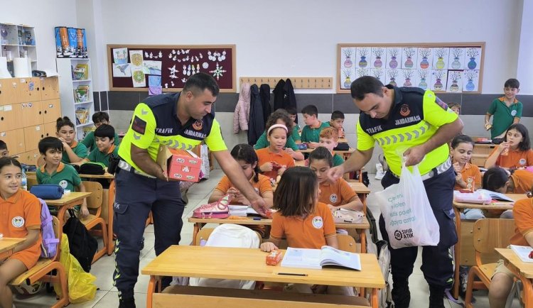 Jandarma'dan Minik öğrencilere trafik eğitimi