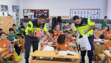 Jandarma'dan Minik öğrencilere trafik eğitimi