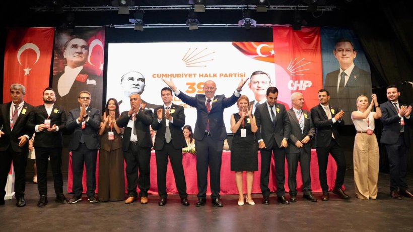 CHP İlçe Başkanı Bülent Kandemir Güven Tazeledi