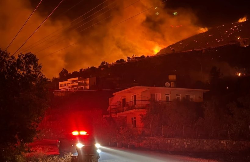 ALanya'da yangın: Alevler Kargıcak ve İspatlı mahallesi sınırına dayandı