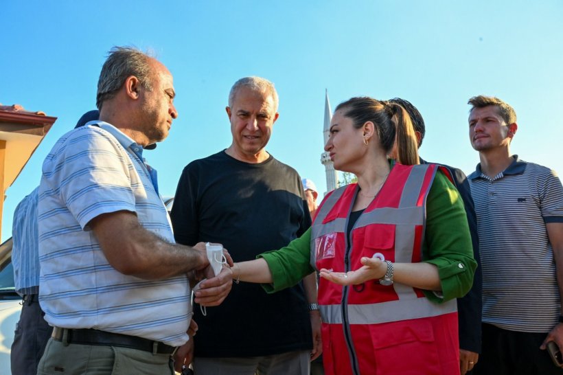 ABB Başkan Vekili Büşra Özdemir yangın bölgesinde