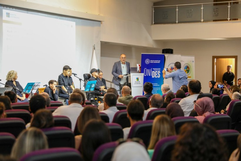 EEngelsiz Yürekler, Aşık Veysel'in Türkülerine can verdi
