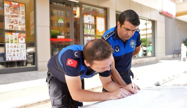 Alanya Belediyesi 2 zincir market şubesini mühürledi