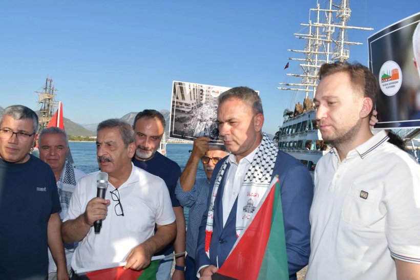 Ak Parti Alanya'da 'Gazze Kararlılık Yürüyüşü' gerçekleştirdi
