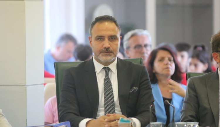 Işık: Alanya'da deniz sağlığı tehdit ediyor