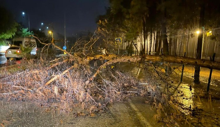Olumsuz hava koşullarına karşı yoğun mesai