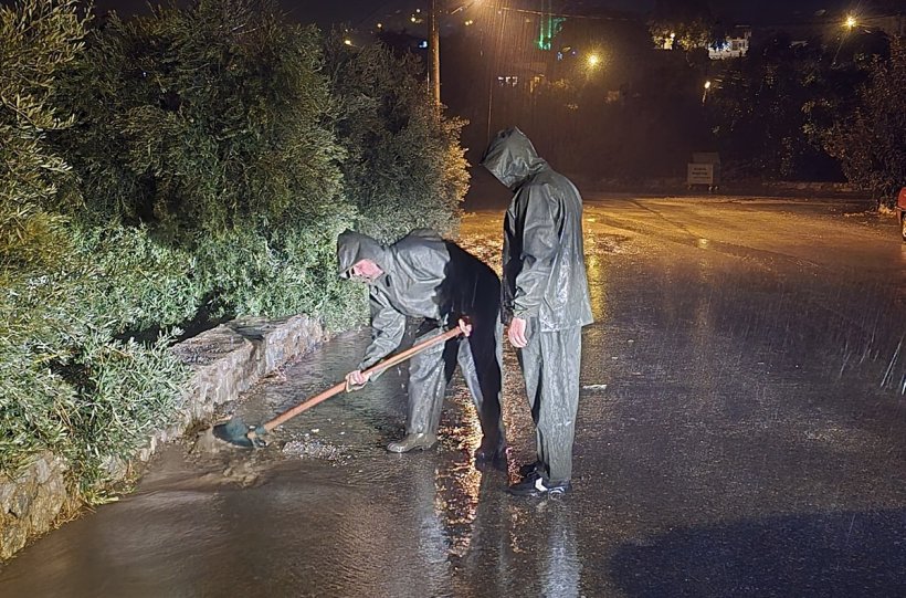 Olumsuz hava koşullarına karşı yoğun mesai