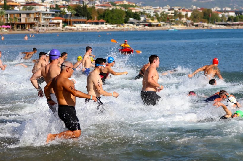 Alanya'da 34. Triatlon, Halk Triatlonu ile start aldı