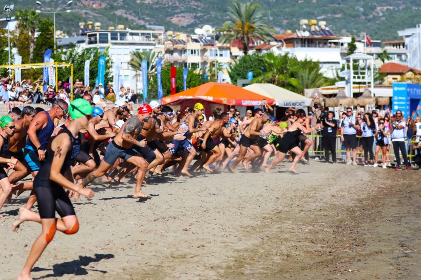Alanya'da 34. Triatlon, Halk Triatlonu ile start aldı