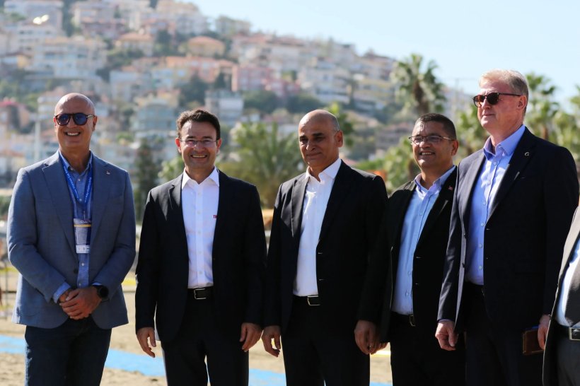 Alanya'da 34. Triatlon, Halk Triatlonu ile start aldı