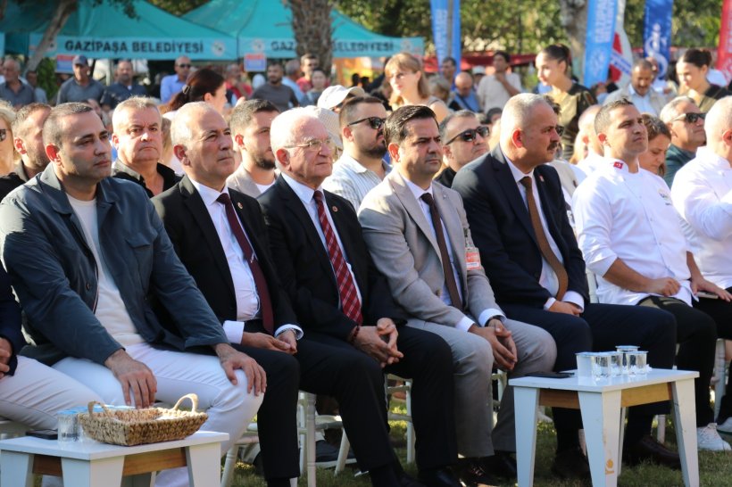 Gazipaşa Çekirdeksiz Nar ve Tropikal Meyve Festivali coşkuyla sona erdi