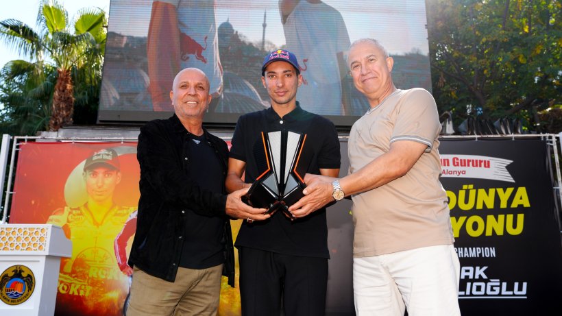 Toprak Alanya'da: İsmi bir caddeye verilecek