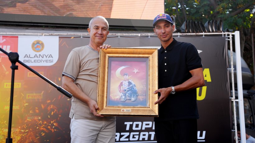 Toprak Alanya'da: İsmi bir caddeye verilecek