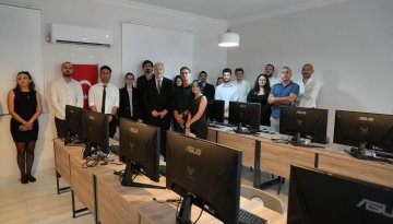 Alanya Üniversitesi’nde Bilgisayar Laboratuvarına Şebnem Köseoğlu’nun adı verildi