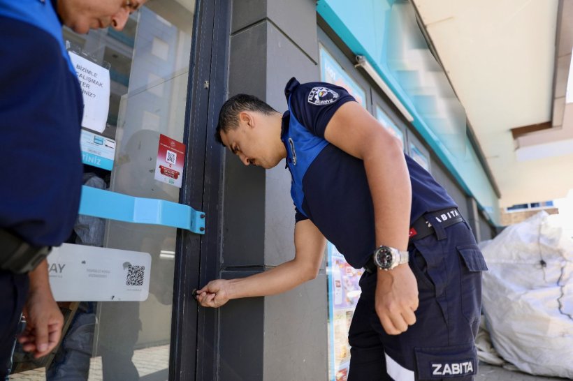 Çürümüş yumurta rezaleti: Belediye iki zincir marketi mühürledi
