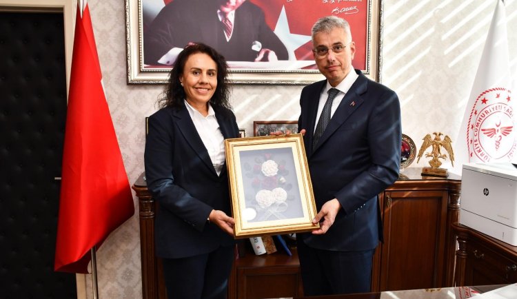 Sağlık Bakanı Memişoğlu ALKÜ'yü ziyaret etti