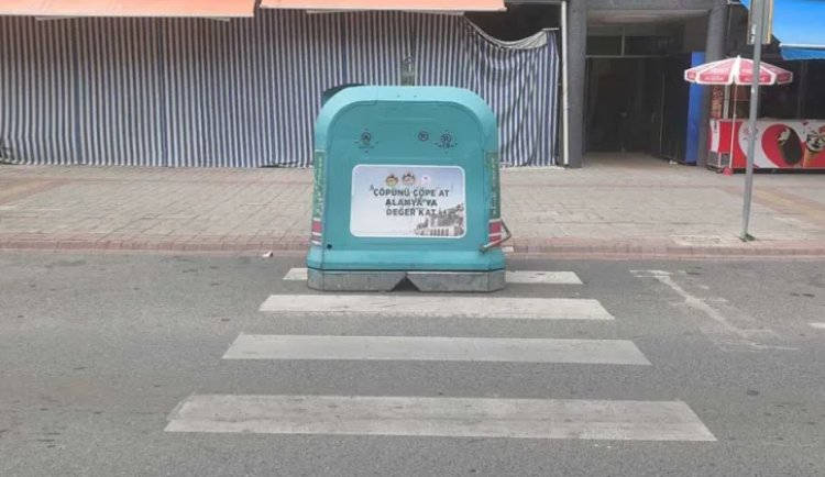 Alanya’da yaya geçidinde ilginç görüntü