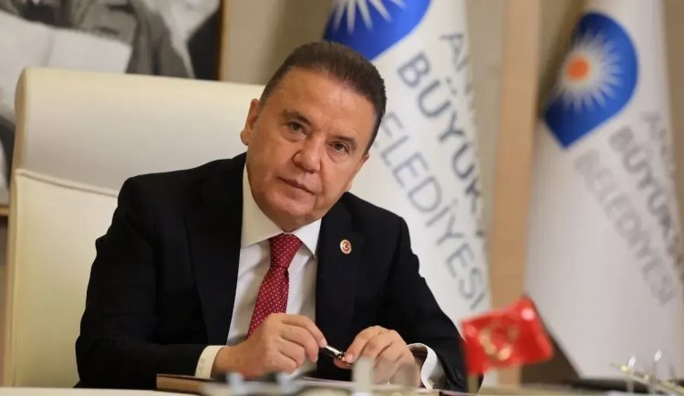 Muhittin Böcek, yine hastaneye kaldırıldı