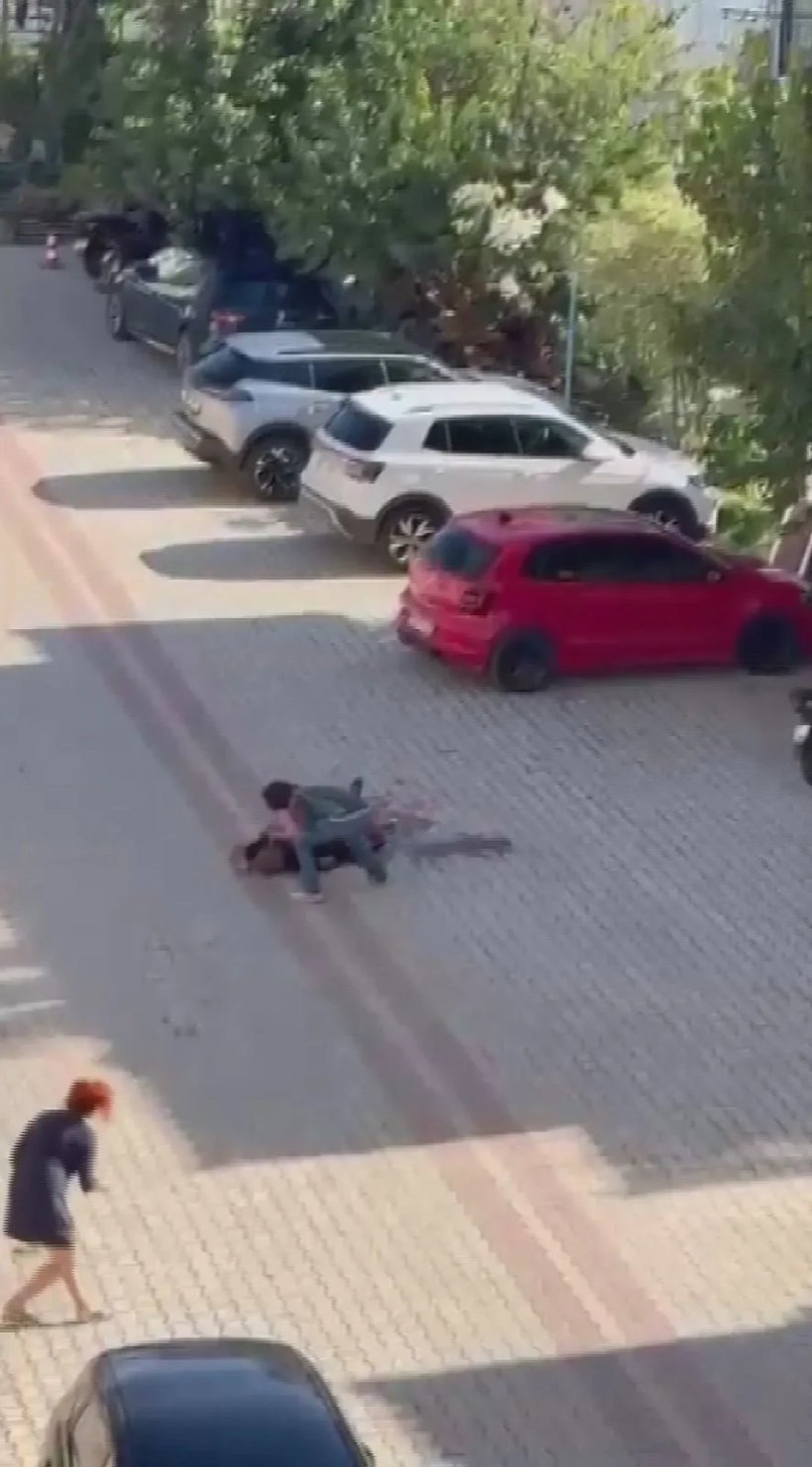 Gönül ilişkisi yaşadığı kadının oğlu tarafından öldürülmüştü! Kızı cenazeyi alırken gözyaşlarına boğuldu