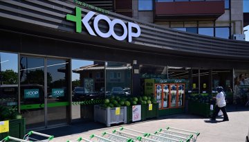 Alanya'da da şubesi var: Zincir market ismini değiştirdi