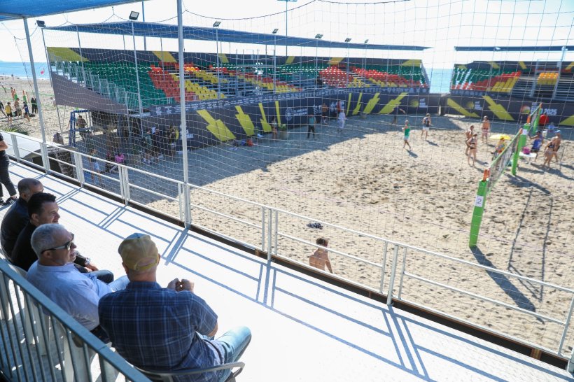 Plaj Voleybolu Halk Günleri Turnuvası'na 50 takım katıldı