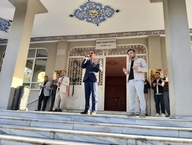 Umreciler dualarla uğurlandı