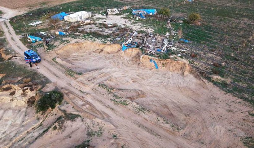 Çalınan plaj kamyonlarla geri getirildi