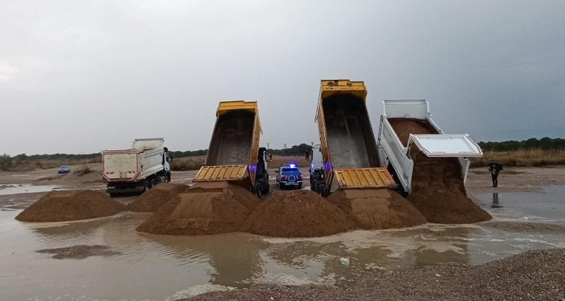 Çalınan plaj kamyonlarla geri getirildi