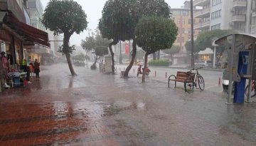 Antalya ve Alanya'ya sarı kodlu uyarı: Sağanak ve fırtına vuracak