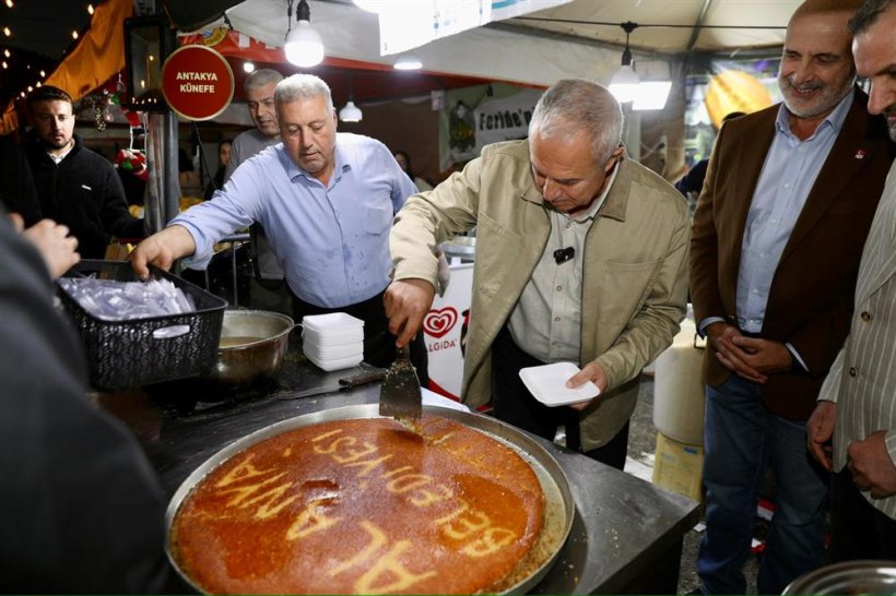 Rekor Katılım: Alanya Noel Pazarı şehir gündemine damga vurdu