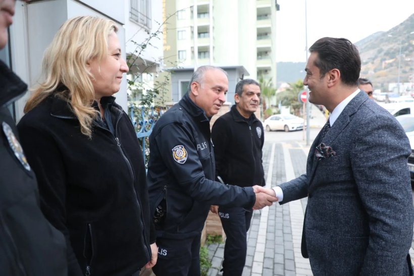 Alanya Kaymakamı Şakir Öner Öztürk polis merkezini denetledi