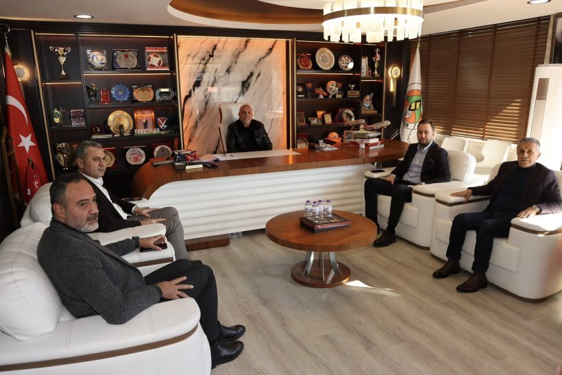 Ak Parti’den Alanyaspor’a destek ziyareti