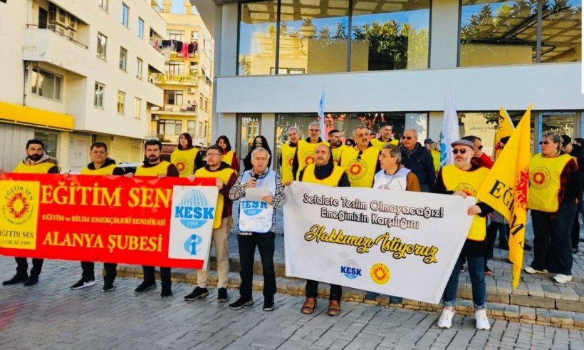 Alanya Sağlık ve Sosyal Hizmet Emekçileri iş bıraktı: İnsanca yaşamak istiyoruz