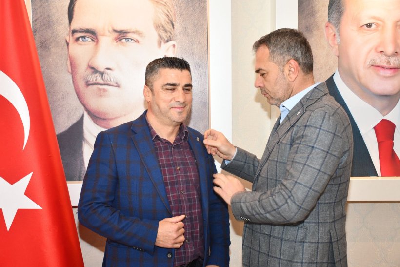 CHP'li Levent Top jet hızıyla AKP'ye geçti