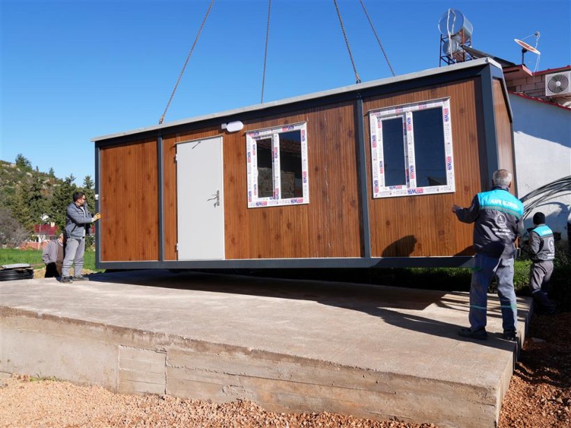 İhtiyaç sahibi vatandaşa konteyner ev verildi