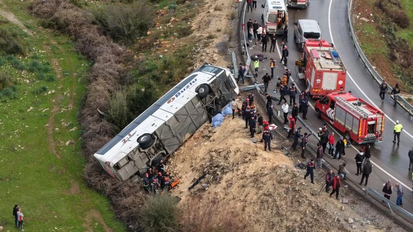 Antalya'da katliam gibi kaza: 8 ölü 26 yaralı var