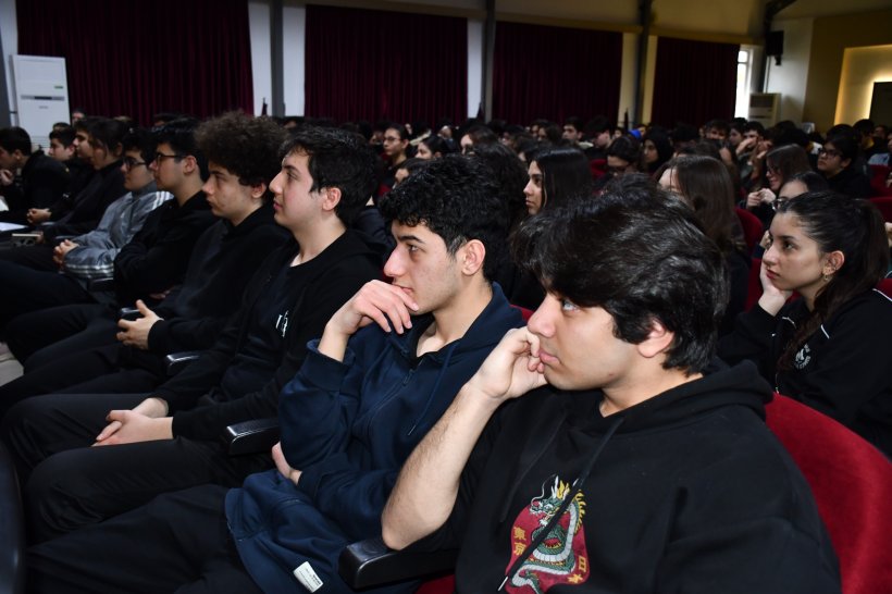 Başhekim Prof. Dr. Banu Karakuş Yılmaz &ouml;ğrencilerle buluştu