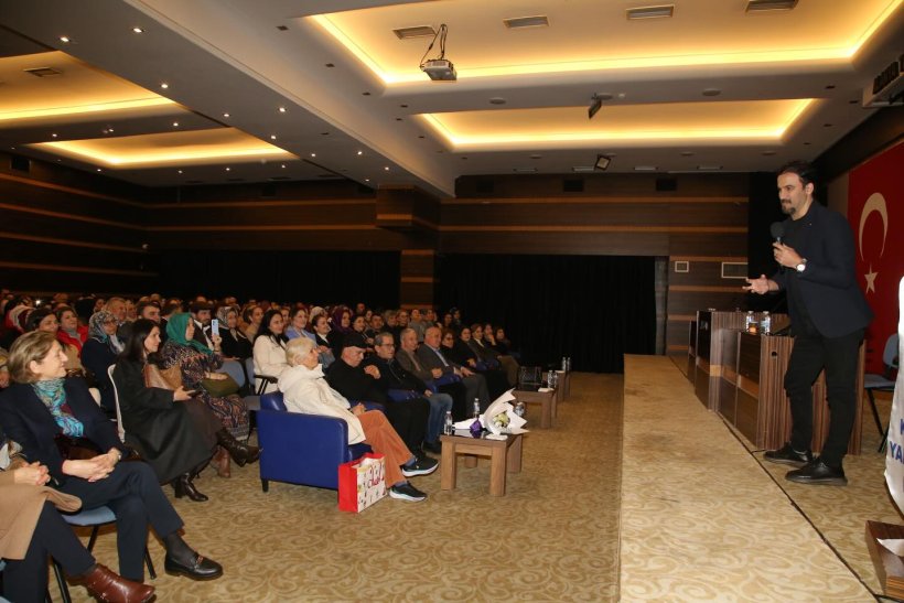 Alanya’da 'Mutlu Aile'nin Formülü Masaya Yatırıldı: Yoğun İlgi Gören Söyleşi