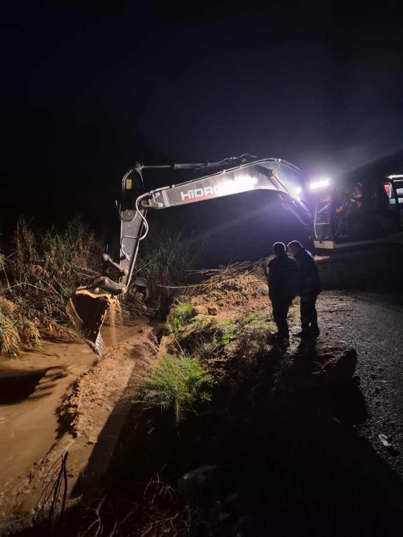 Alanya’da Kırmızı Alarm: Belediye Ekipleri Yağışa Karşı Siper Oldu