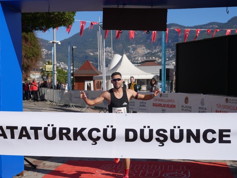 Alanya Mavi Gözlü Dev Adama'a hasretle koştu