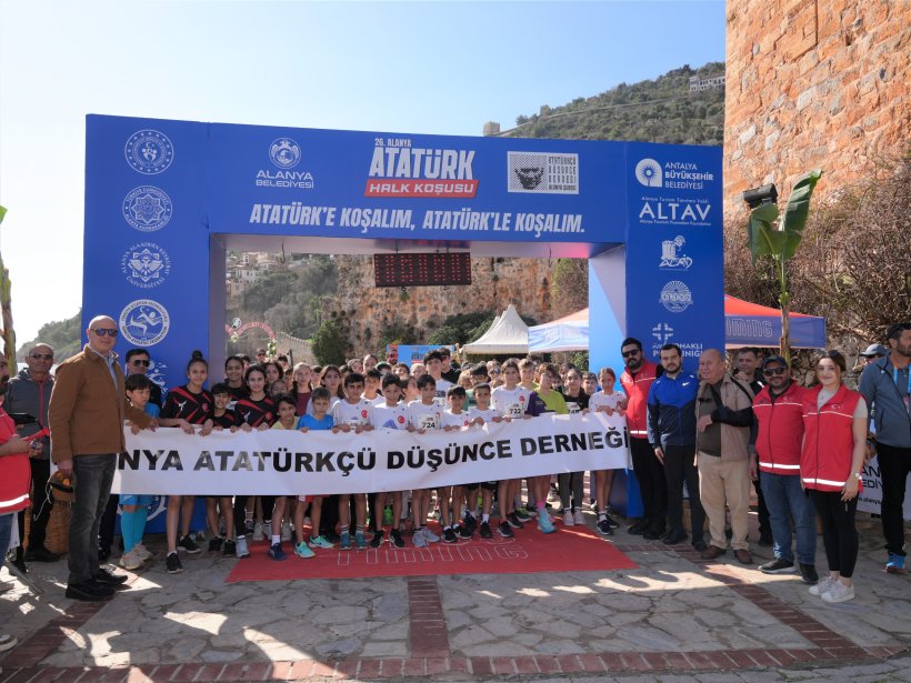 Alanya Mavi Gözlü Dev Adama'a hasretle koştu