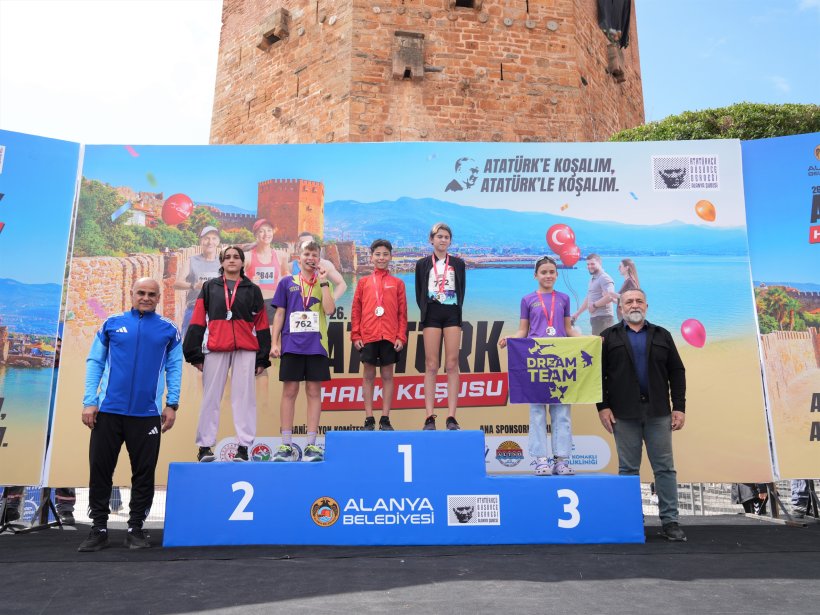 Alanya Mavi Gözlü Dev Adama'a hasretle koştu