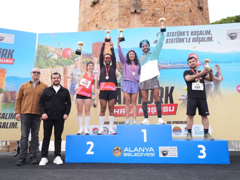 Alanya Mavi Gözlü Dev Adama'a hasretle koştu