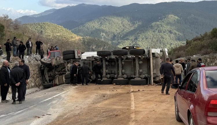 Alanya’da Feci Kaza: Freni Boşalan TIR Dehşet Saçtı, Sürücü Tutuklandı