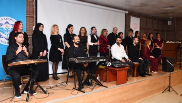 Sağlık Çalışanları'ndan sevgi haftasına özel konser