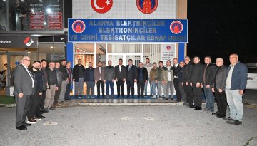 Alanya'da AESOB Başkanı Dere'ye tam destek