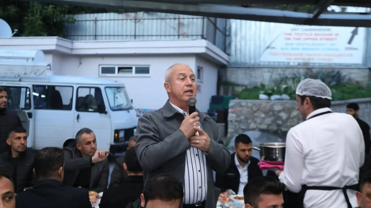 Alanya'da Pazarcılar Odası Üyeleri İftar Sofrasında Buluştu