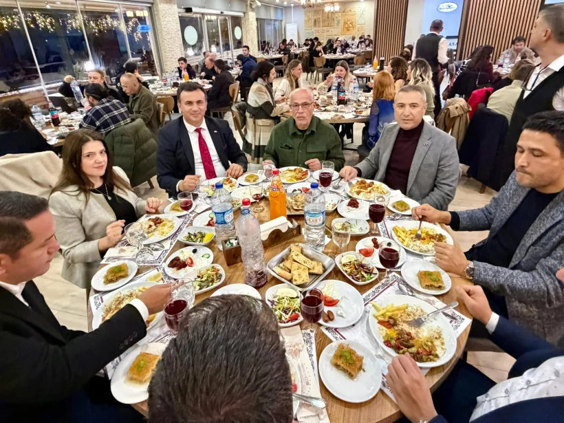 Kaymakam Öztürk, Üniversitelilerle İftarda Buluştu